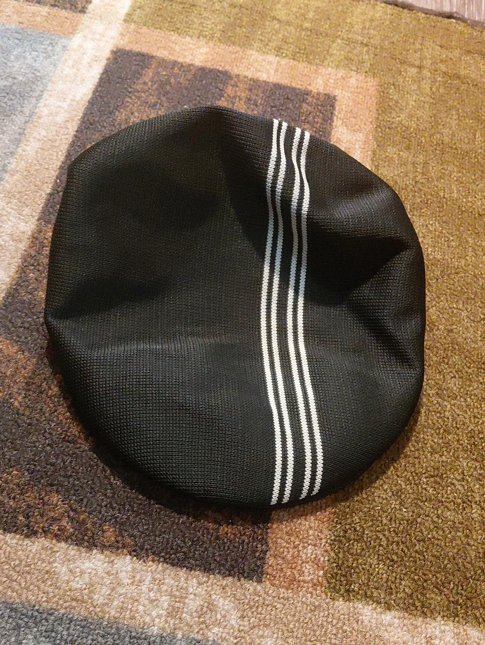 Black Men's Knit Cap with White Stripe - Sleek Casual Beanie